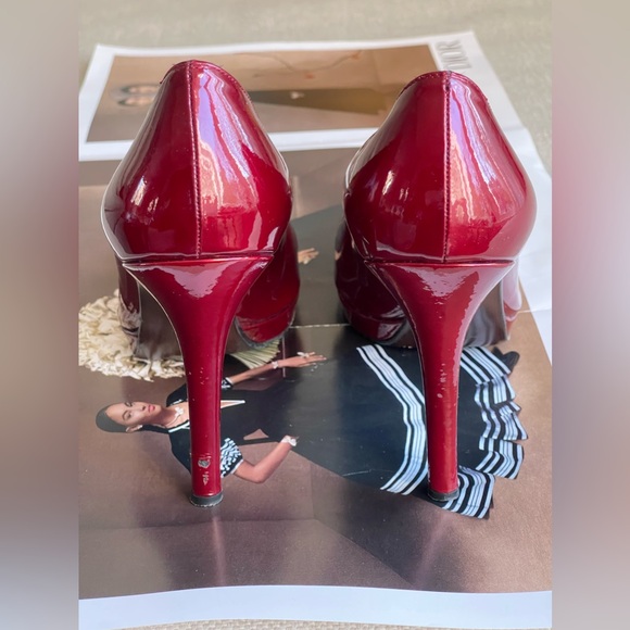 Stuart Weitzman Burgundy / Ruby Red 4” Patent Leather Stiletto Pumps Size 8 - Picture 10 of 16